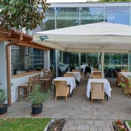 Park Hotel Pelikán étterme, Szombathely - Külső kép