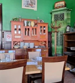 Vino Étterem, Panzió és Pinceklub 