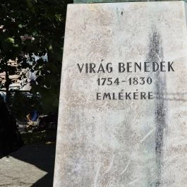 Virág Benedek-emlék, Budapest - Külső kép