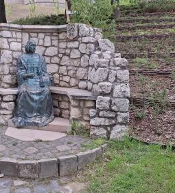 Vitéz János szobra