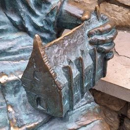 Vitéz János szobra Esztergom - Egyéb