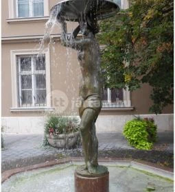 Vízjáték-szobor és díszkút