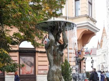 Vízjáték-szobor és díszkút Budapest