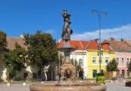 Vízöntő-díszkút Pápa