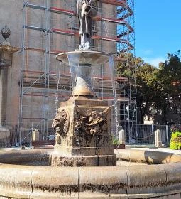 Vízöntő-díszkút