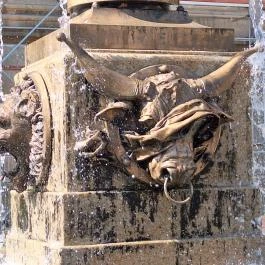 Vízöntő-díszkút, Pápa - Egyéb