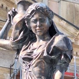 Vízöntő-díszkút, Pápa - Egyéb