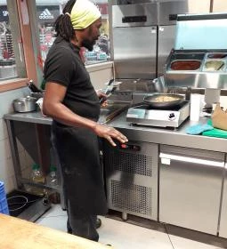 Vörös Homár Halbisztró - Auchan