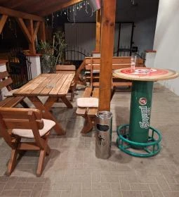 Vöröskő Vendéglő és Pizzéria