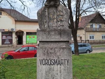 Vörösmarty Mihály mellszobra Pincehely