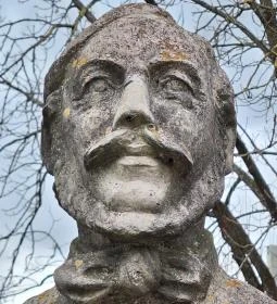 Vörösmarty Mihály mellszobra