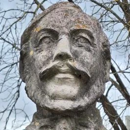 Vörösmarty Mihály mellszobra Pincehely - Egyéb