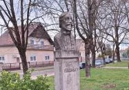 Vörösmarty Mihály mellszobra Pincehely