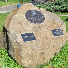 Wass Albert emlékhely Pécel - Külső kép