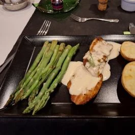 Waterfront Lodge, Dunapataj - Vendéglátás