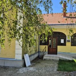 Weöres Sándor és Károlyi Amy Irodalmi Emlékház és Helytörténeti Gyűjtemény, Csönge - Külső kép