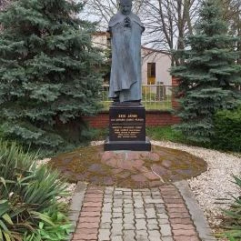 XXIII. János pápa szobra Dunavarsány - Külső kép