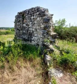 Kerekszenttamási templomrom 