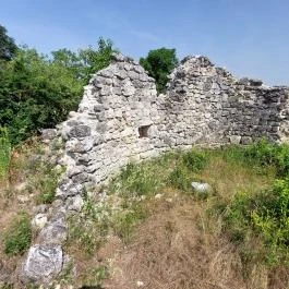 Kerekszenttamási templomrom Zámoly - Külső kép