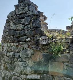 Kerekszenttamási templomrom 