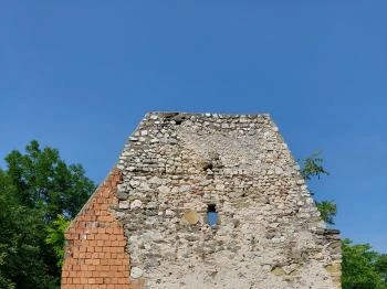 Zámolyi templomrom Zámoly