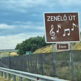 Zenélő út Mernye - Egyéb