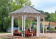 Zenepavilon Balatonszárszó