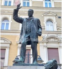 Zichy Nándor szobra