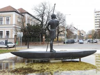 Zounok Ispán szobra Szolnok