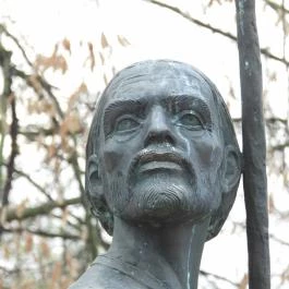 Zounok Ispán szobra Szolnok - Egyéb