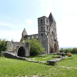 Zsámbéki Romtemplom és Kőtár Zsámbék - Külső kép