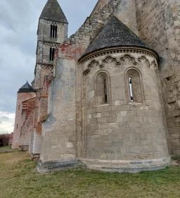 Zsámbéki Romtemplom és Kőtár