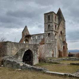 Zsámbéki Romtemplom és Kőtár Zsámbék - Külső kép