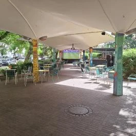 Zsiráf Tranzit, Budapest - Belső