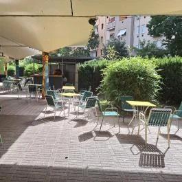 Zsiráf Tranzit, Budapest - Belső