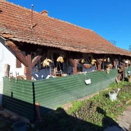 Zsombi tájháza Geszt - Külső kép