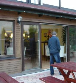 Fogadó a Táncoló Kecskékhez 