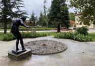 Zalakarosi Vízbelépő lány szobra Zalakaros