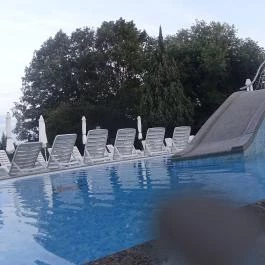 NaturMed Hotel Carbona Hévíz - Medence/kert