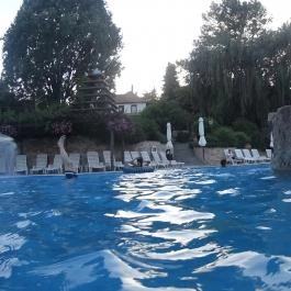 NaturMed Hotel Carbona Hévíz - Medence/kert