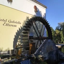 Hotel Gabriella étterme Tapolca - Külső kép