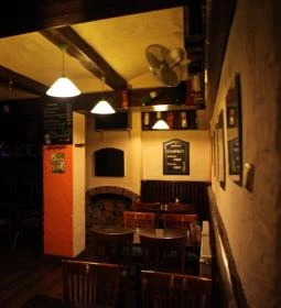 Kis Deák Étterem, Söröző & Borozó