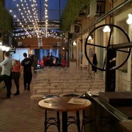 Mazel Tov Budapest - Belső