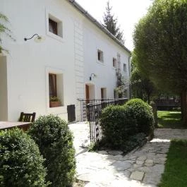 Sárffy Uradalmi Vendégház, Dörgicse - Medence/kert