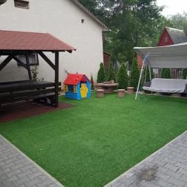 Sirály Apartman, Hajdúnánás - Medence/kert