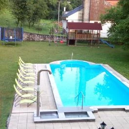 Villa Park Panzió Szilvásvárad - Medence/kert