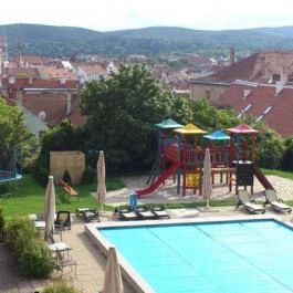 Sopron Hotel Sopron - Medence/kert