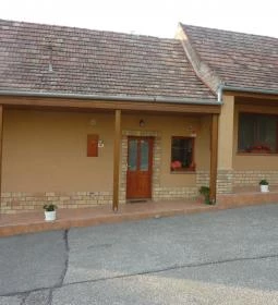 Viktória Apartmanház 