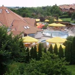 Kolping Family Resort, Alsópáhok - Medence/kert