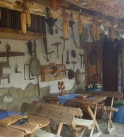 Régi Idők Udvara Skanzen és Étterem